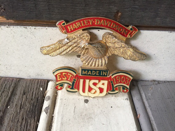 Harley Davidson Eagle metal emblem 1990 USA - Vintage Man Stuff